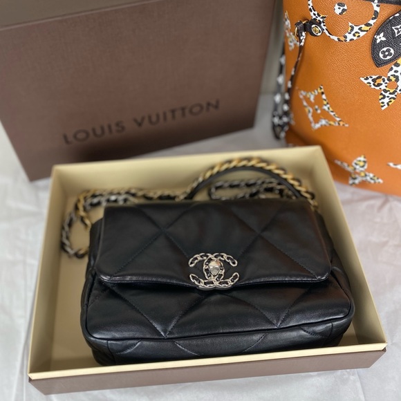 Authentic Louis Vuitton Box - Picture 5 of 8